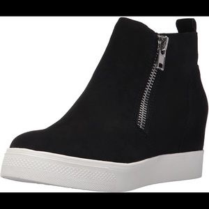 Steve Madden Womens Wedge Suede Shoe Black